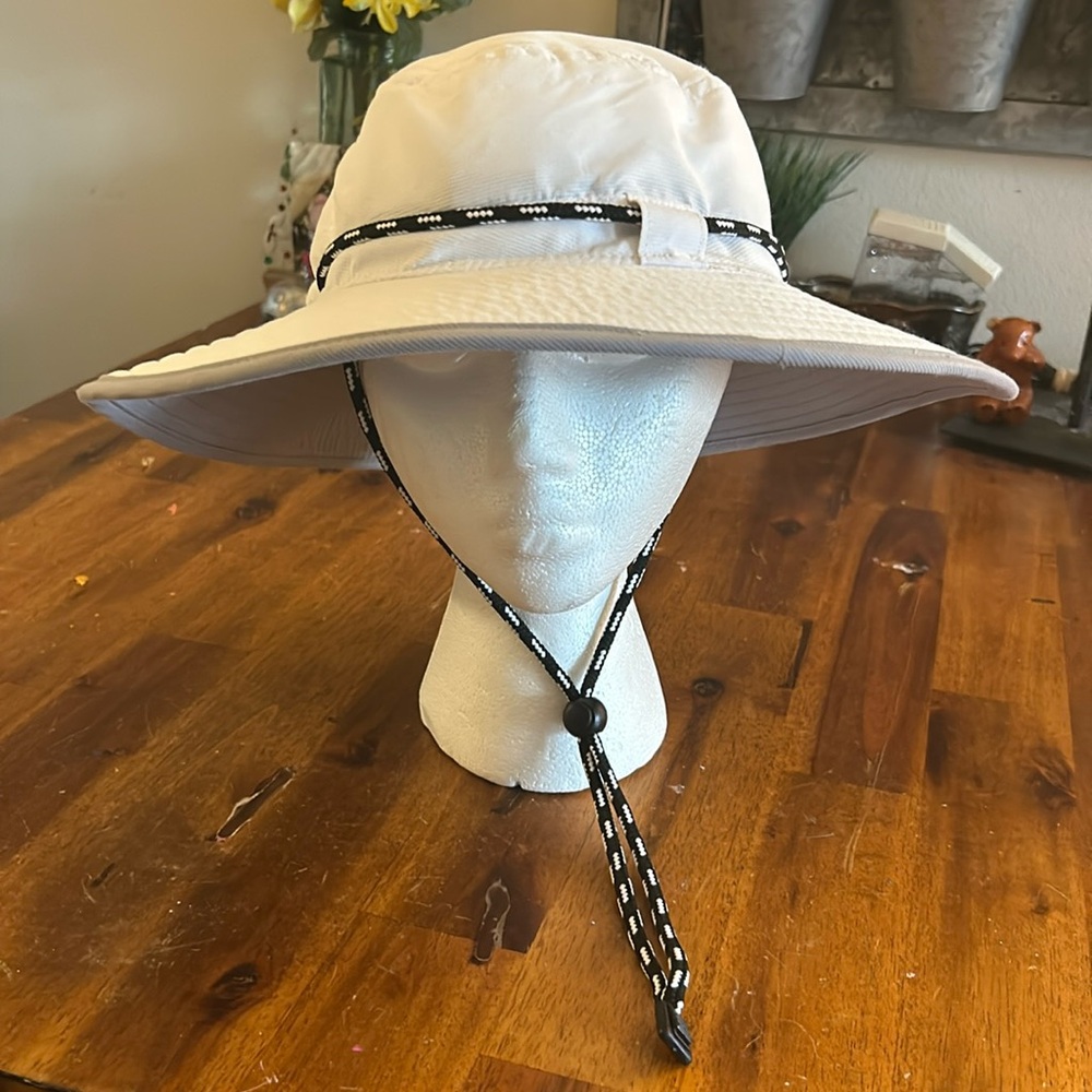 Eddie Bauer White Sun Hat with Black Strap